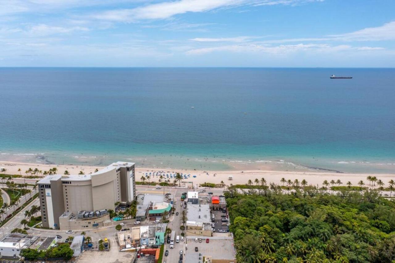 The Purple Pelican Beachfront With Ocean Balcony Unit 1 فورت لودرديل المظهر الخارجي الصورة